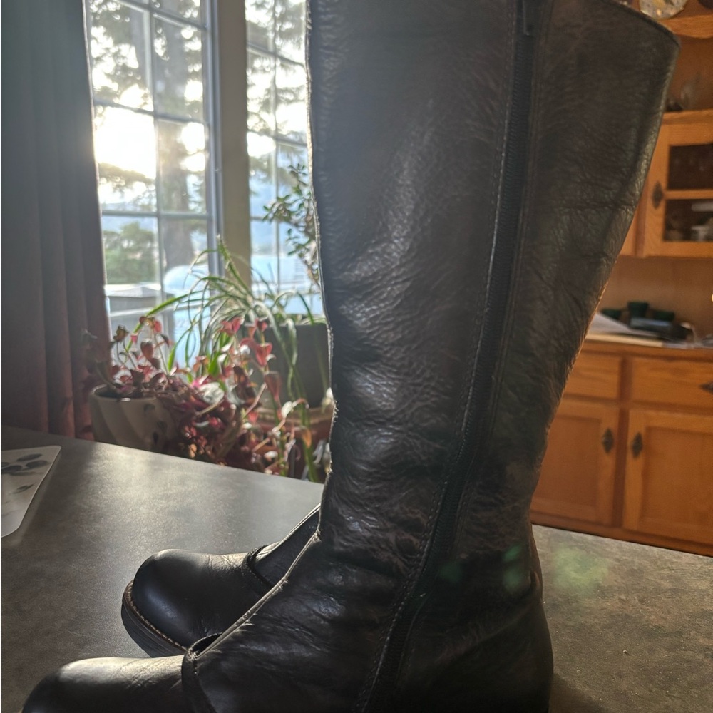 Dkode Black Leather Knee-High Boots - Picture 3 of 13